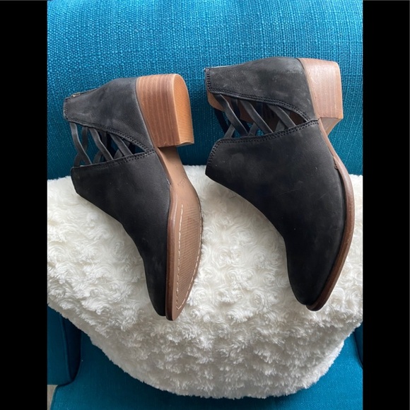 SEYCHELLES Remembrance Elegant Black Ankle Booties with Cutout Design/size 6 - Picture 5 of 9